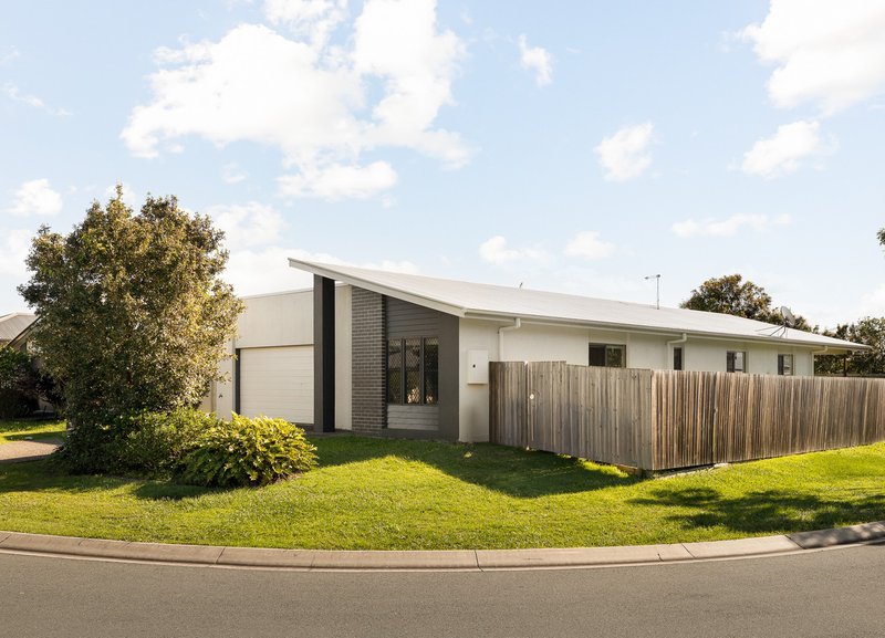 Photo - 18 Bourke Crescent, Nudgee QLD 4014 - Image 1