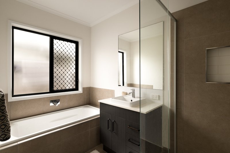 Photo - 18 Bourke Crescent, Nudgee QLD 4014 - Image 10