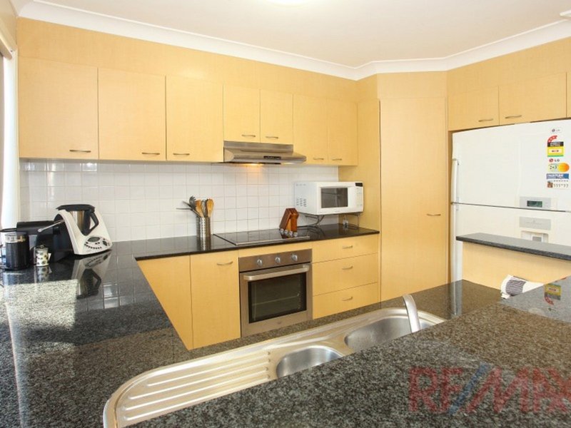 Photo - 18 Bourton Rd , Merrimac QLD 4226 - Image 11