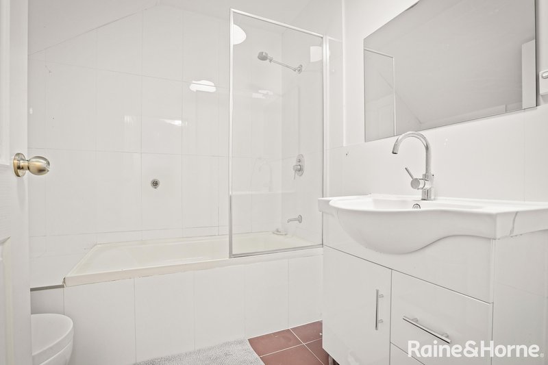 Photo - 1/8 Braddon Street, Oxley Park NSW 2760 - Image 5