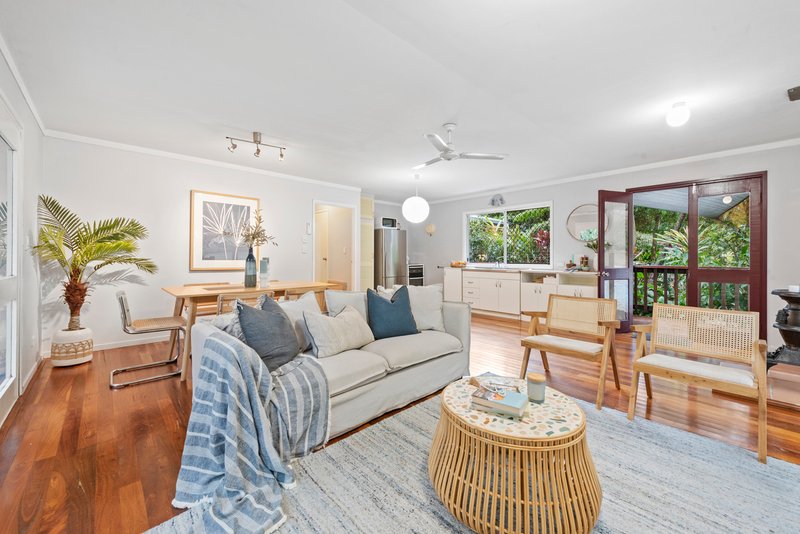 Photo - 18 Brahman Court, Tallebudgera QLD 4228 - Image 4