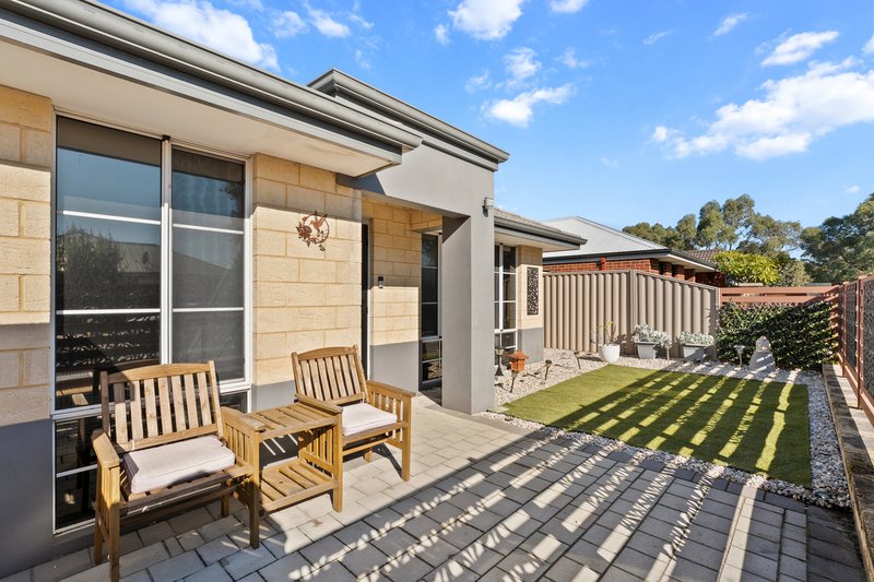 Photo - 18 Breton Bend, Baldivis WA 6171 - Image 2