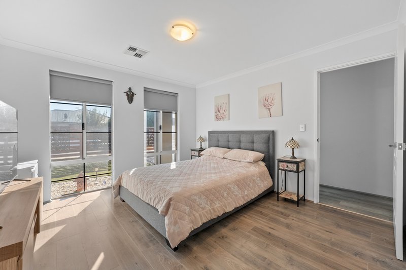 Photo - 18 Breton Bend, Baldivis WA 6171 - Image 5