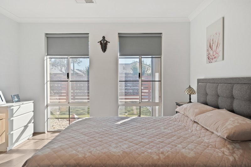 Photo - 18 Breton Bend, Baldivis WA 6171 - Image 7