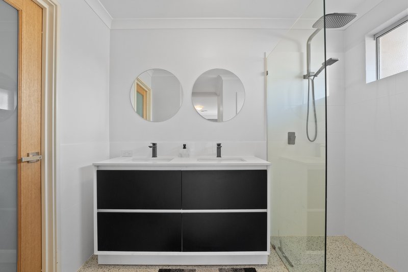 Photo - 18 Breton Bend, Baldivis WA 6171 - Image 8