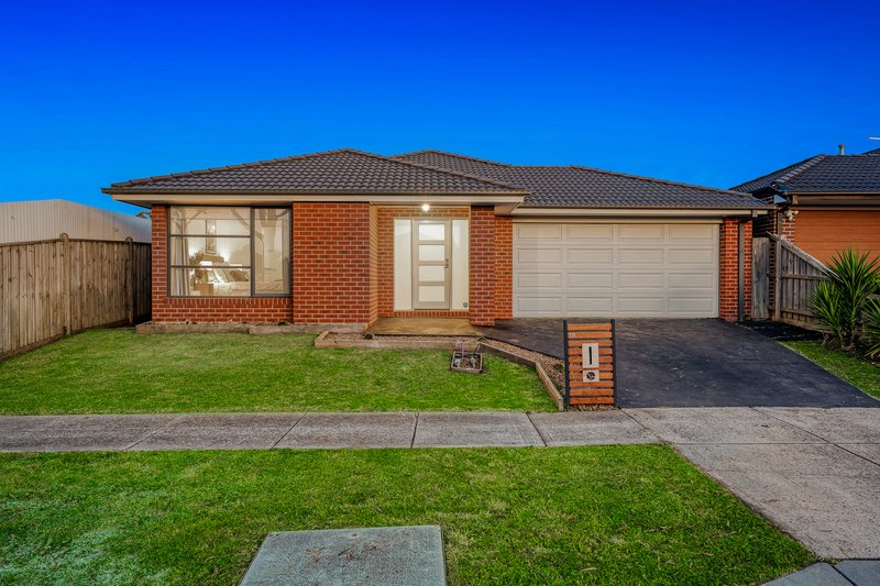 18 Brocker Street, Clyde North VIC 3978