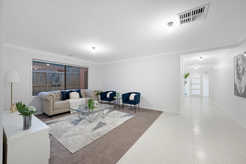 Photo - 18 Brocker Street, Clyde North VIC 3978 - Image 6