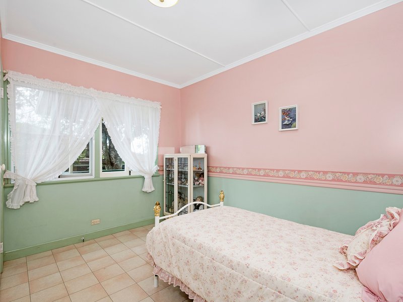 Photo - 18 Brockhouse Street, Upper Mount Gravatt QLD 4122 - Image 6