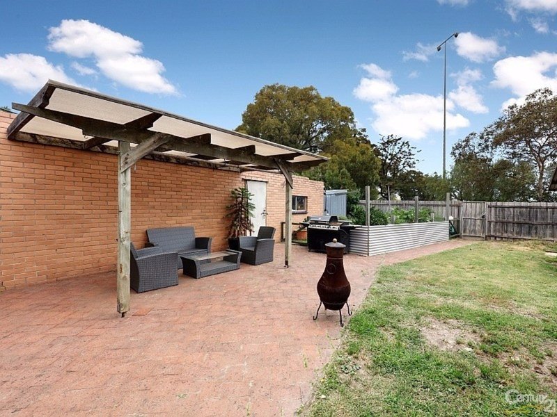 Photo - 18 Brooks Street, Bentleigh East VIC 3165 - Image 8