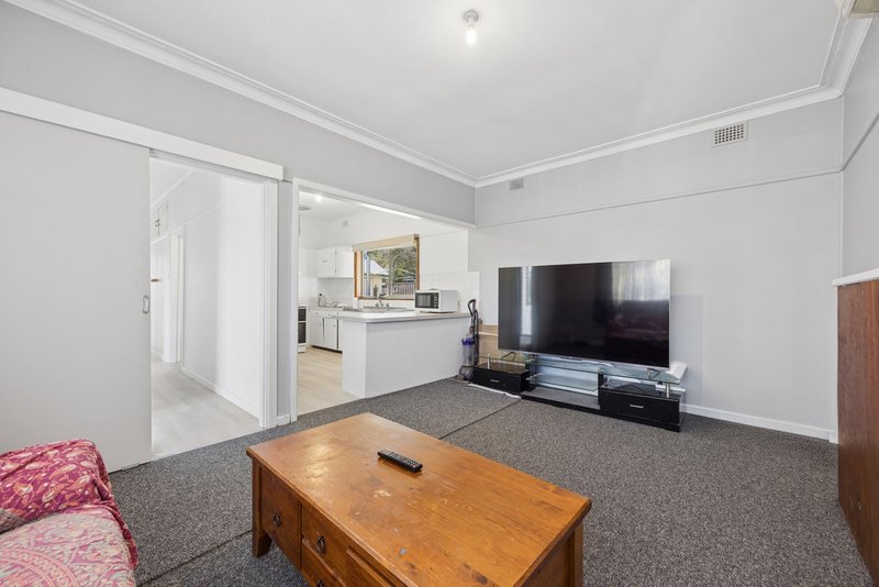 Photo - 18 Browne Street, Yass NSW 2582 - Image 4
