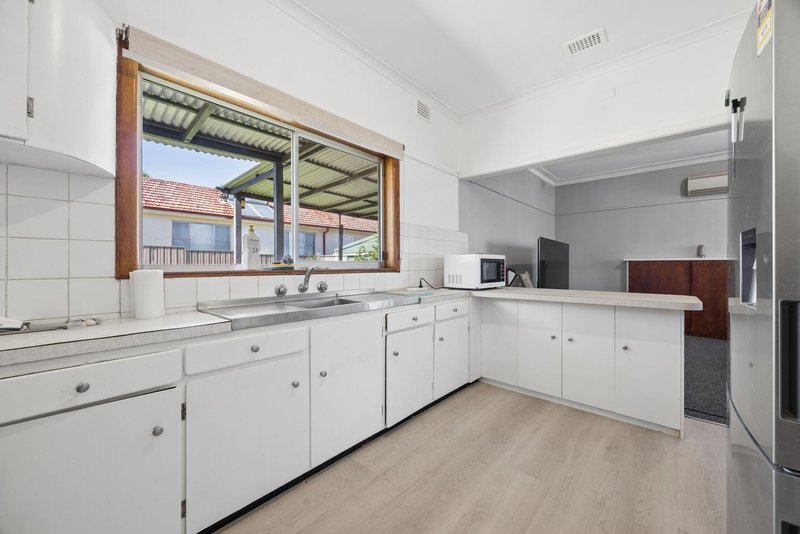Photo - 18 Browne Street, Yass NSW 2582 - Image 5