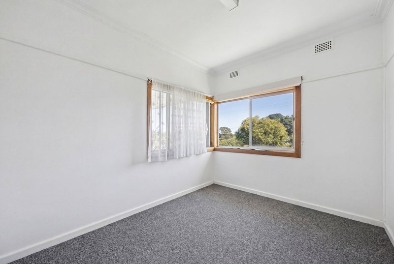 Photo - 18 Browne Street, Yass NSW 2582 - Image 11