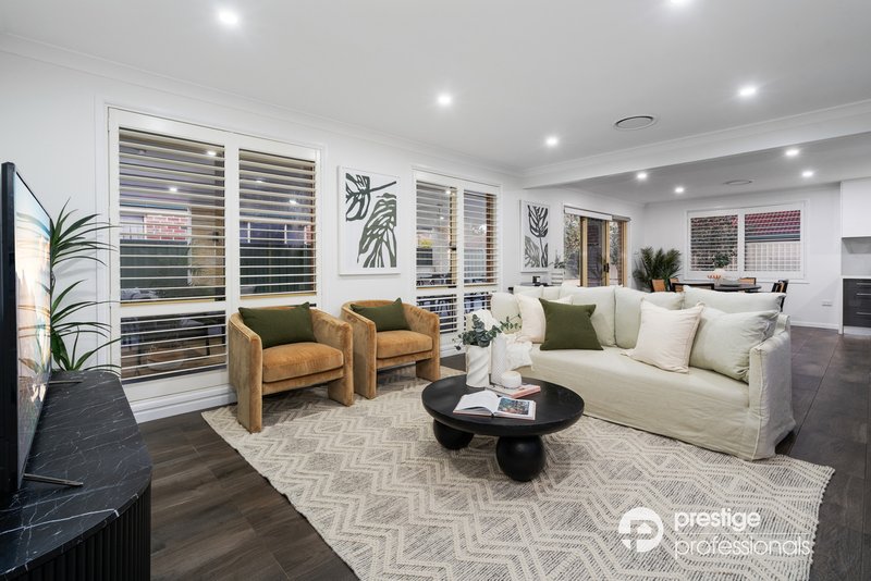 Photo - 18 Brownlow Court, Wattle Grove NSW 2173 - Image 2