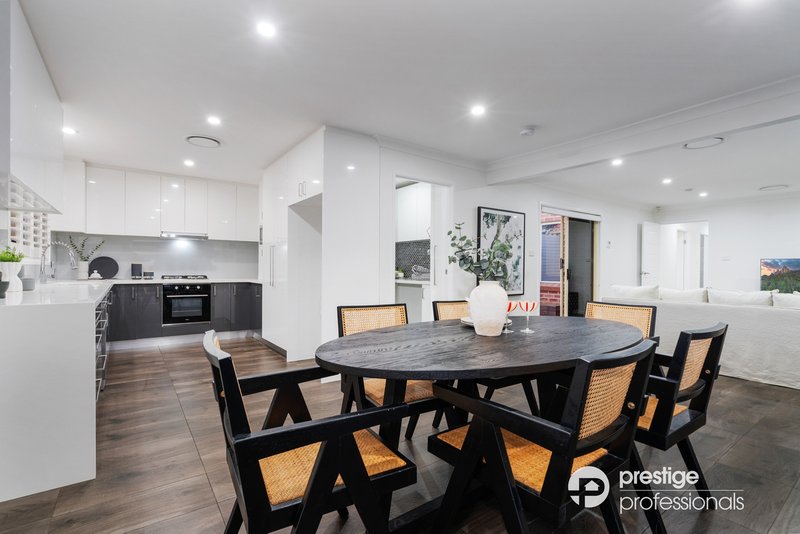 Photo - 18 Brownlow Court, Wattle Grove NSW 2173 - Image 3