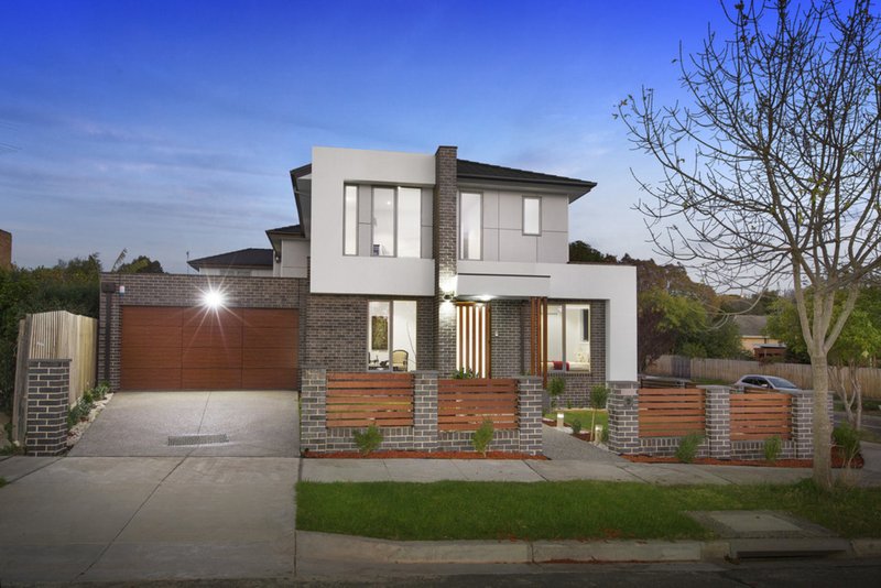 18 Buckingham Crescent, Doncaster VIC 3108