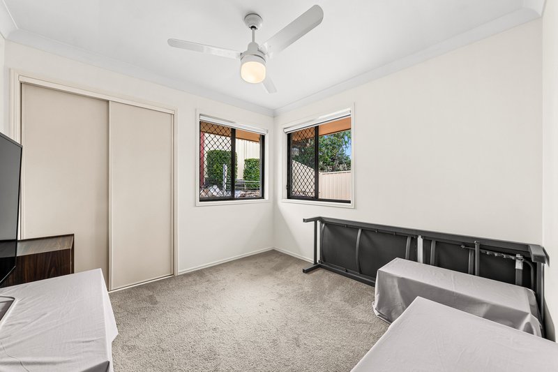 Photo - 1/8 Buckingham Place, Eight Mile Plains QLD 4113 - Image 9