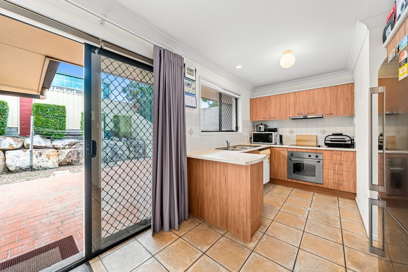 Photo - 1/8 Buckingham Place, Eight Mile Plains QLD 4113 - Image 12