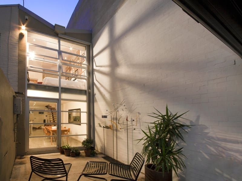 Photo - 18 Buckingham Street, Surry Hills NSW 2010 - Image 2