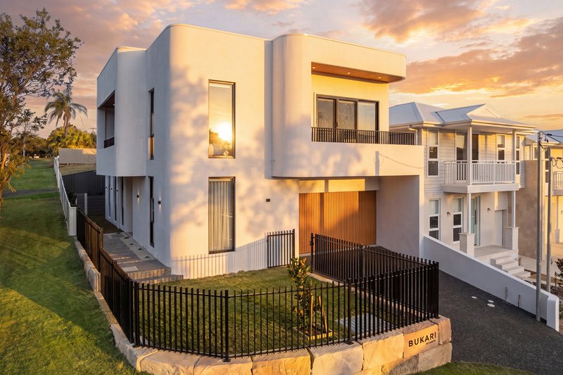 Photo - 18 Bukari Street, West Wollongong NSW 2500 - Image 1