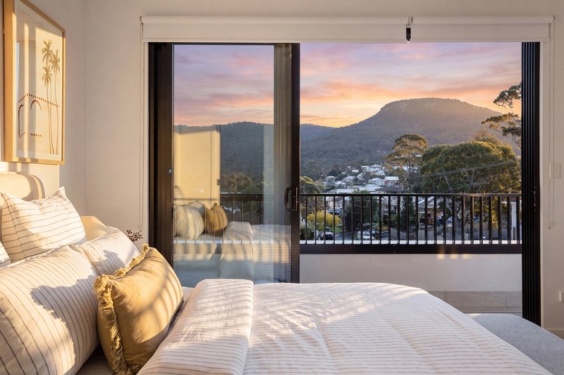 Photo - 18 Bukari Street, West Wollongong NSW 2500 - Image 2
