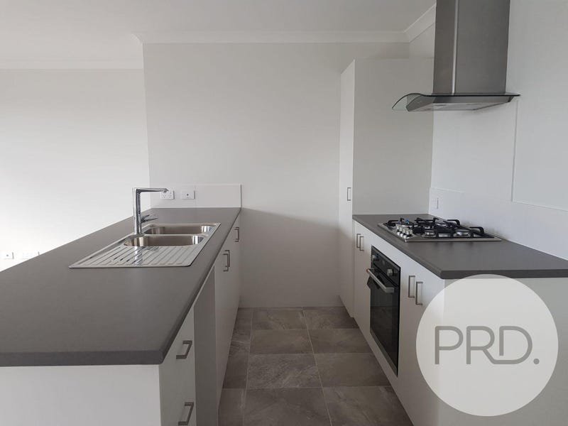 Photo - 18 Bulloo Loop, Ellenbrook WA 6069 - Image 5