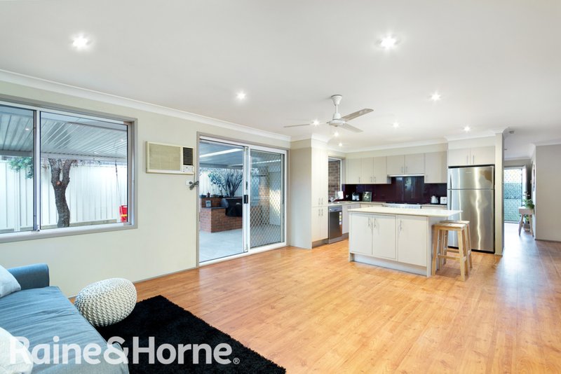 Photo - 18 Burnham Avenue, Glenwood NSW 2768 - Image 3