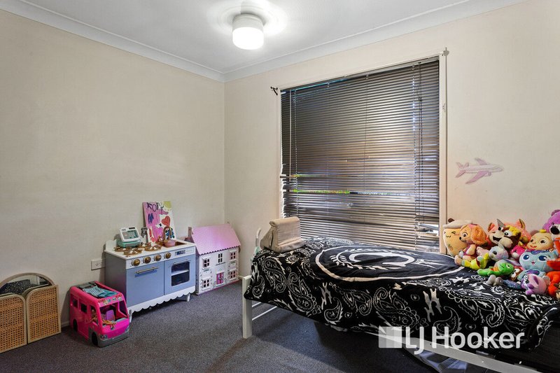 Photo - 18 Bursaria Street, Crestmead QLD 4132 - Image 7