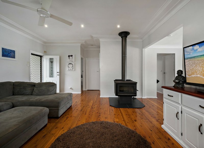 Photo - 18 Buttaba Ave , Belmont North NSW 2280 - Image 2