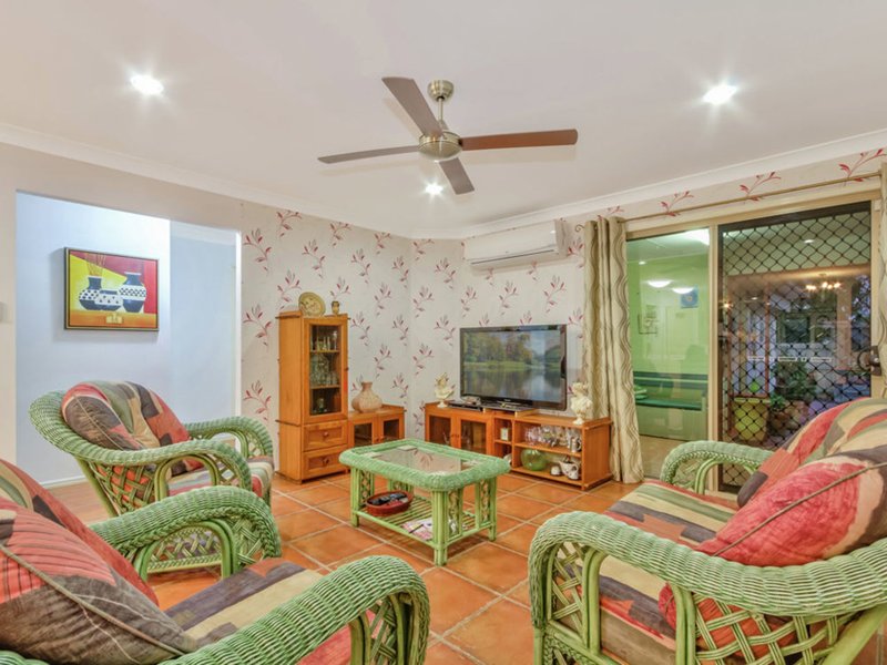 Photo - 18 Byfield Street, North Lakes QLD 4509 - Image 7