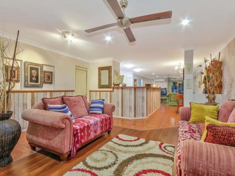 Photo - 18 Byfield Street, North Lakes QLD 4509 - Image 9