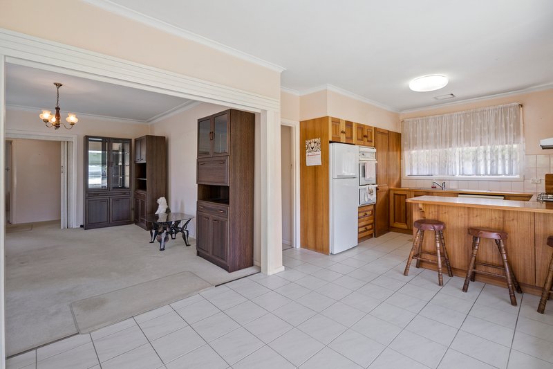 Photo - 18 Byron Street, Ringwood VIC 3134 - Image 3