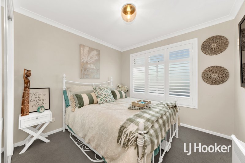 Photo - 18 Cadenza Walk, Tarneit VIC 3029 - Image 3