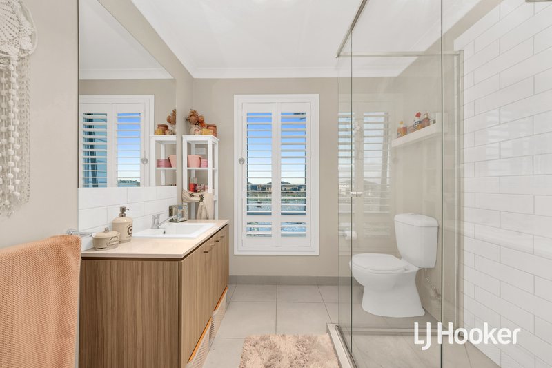 Photo - 18 Cadenza Walk, Tarneit VIC 3029 - Image 6