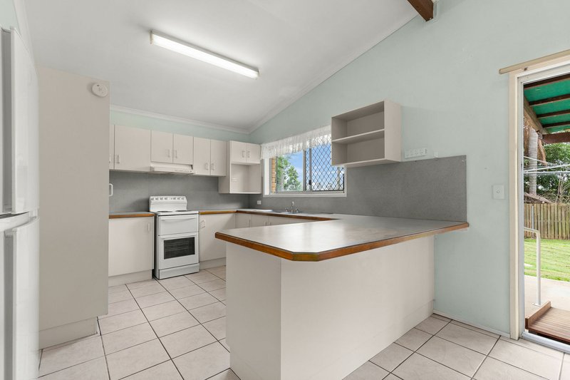 Photo - 18 Cadiz Street, Bray Park QLD 4500 - Image 4