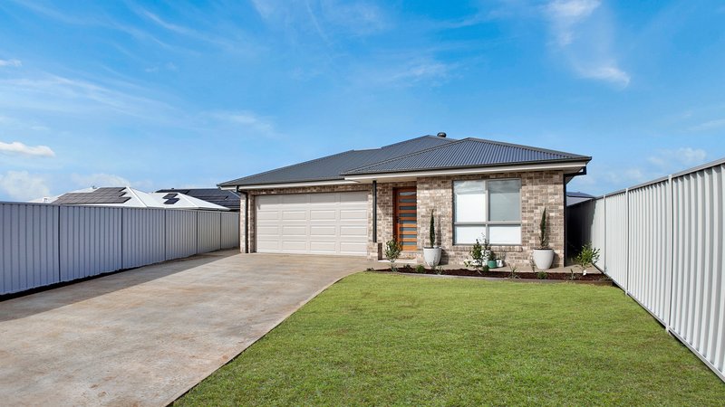 Photo - 18 Cadorin Street, Griffith NSW 2680 - Image 2