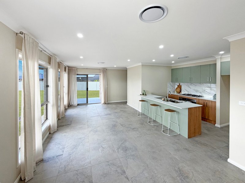 Photo - 18 Cadorin Street, Griffith NSW 2680 - Image 3
