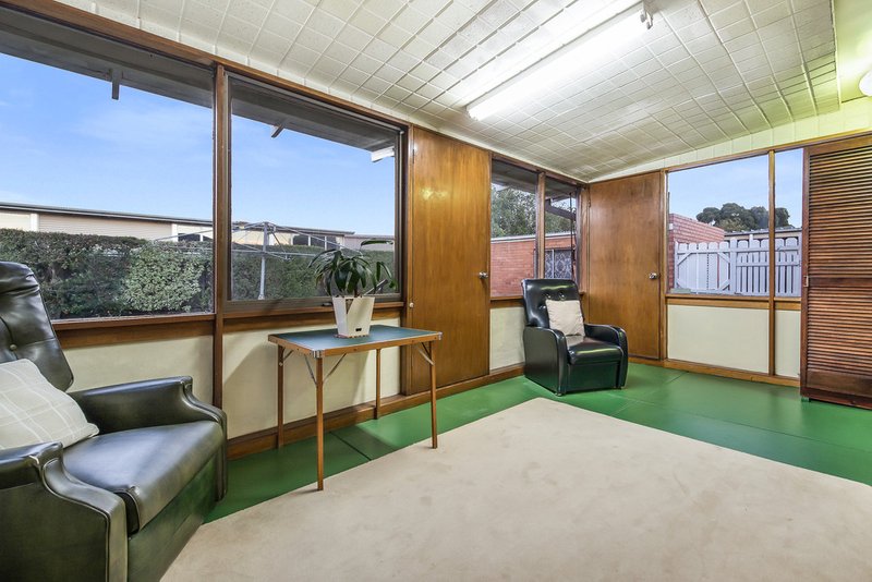 Photo - 18 Caesar Street, Mulgrave VIC 3170 - Image 3