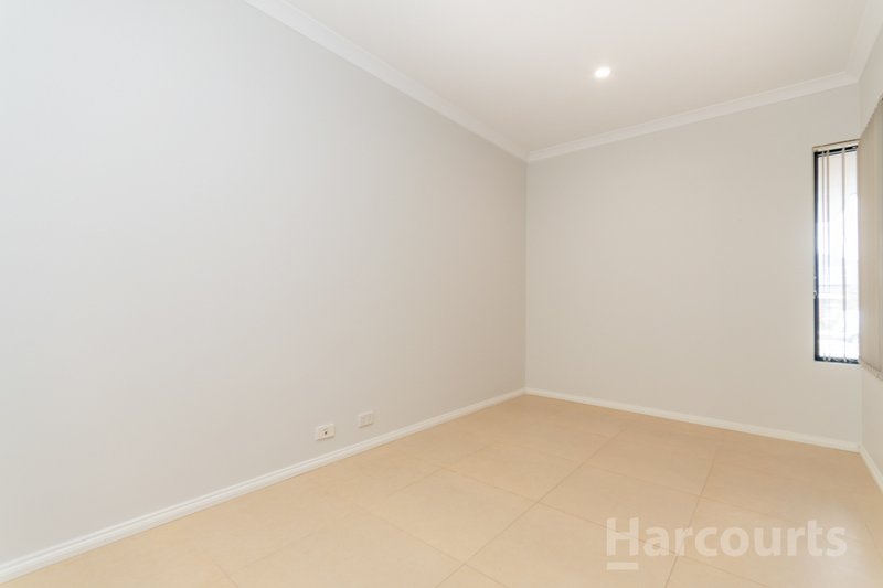 Photo - 18 Cairo Way, Wanneroo WA 6065 - Image 4