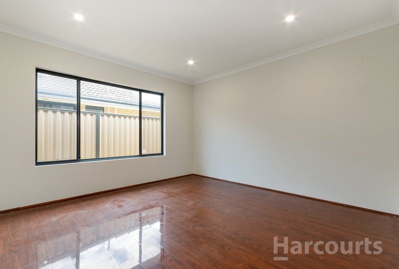 Photo - 18 Cairo Way, Wanneroo WA 6065 - Image 7