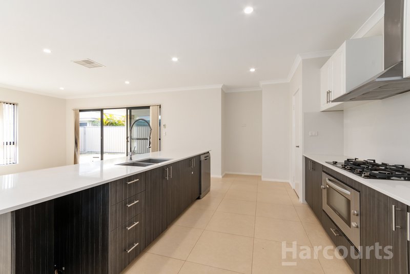 Photo - 18 Cairo Way, Wanneroo WA 6065 - Image 9