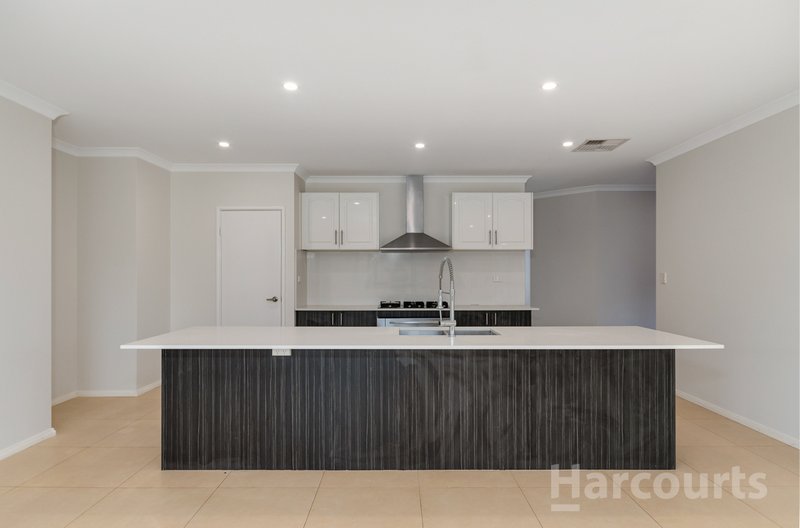 Photo - 18 Cairo Way, Wanneroo WA 6065 - Image 10