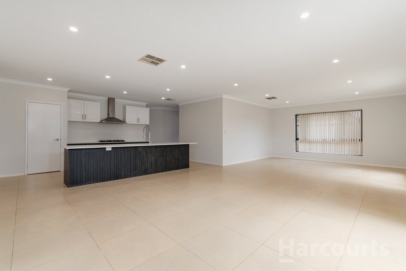 Photo - 18 Cairo Way, Wanneroo WA 6065 - Image 12