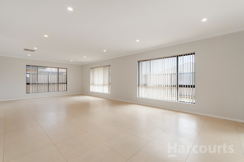 Photo - 18 Cairo Way, Wanneroo WA 6065 - Image 14