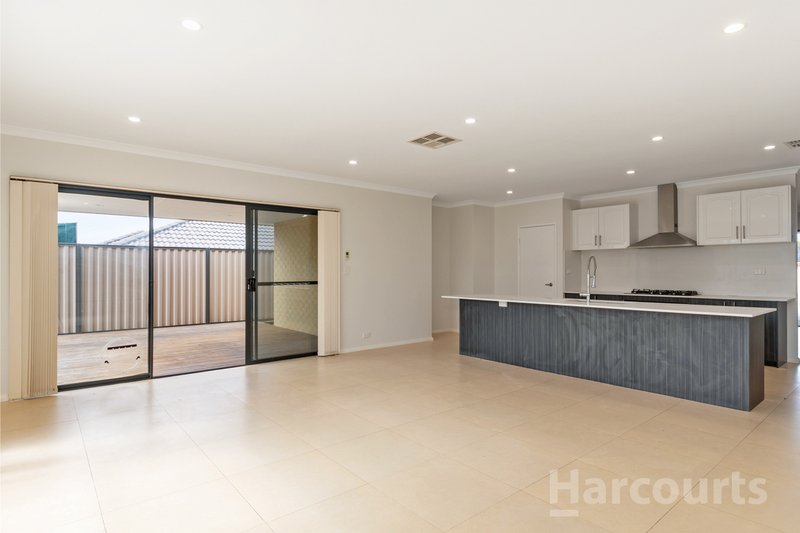 Photo - 18 Cairo Way, Wanneroo WA 6065 - Image 17