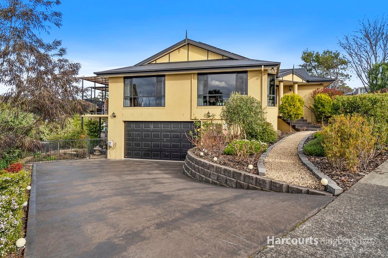 Photo - 18 Calder Crescent, Blackmans Bay TAS 7052 - Image 2