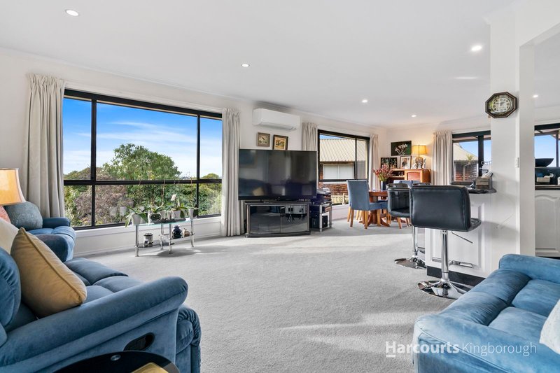 Photo - 18 Calder Crescent, Blackmans Bay TAS 7052 - Image 4