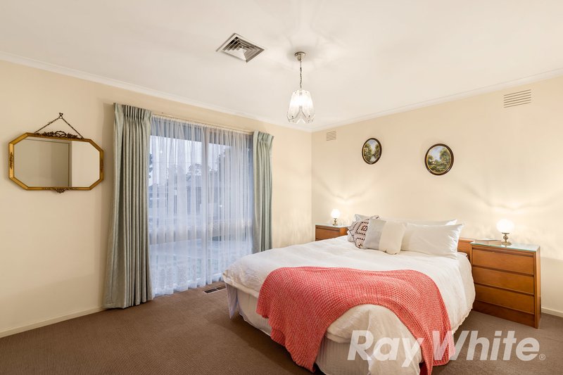 Photo - 18 Calypso Court, Forest Hill VIC 3131 - Image 8