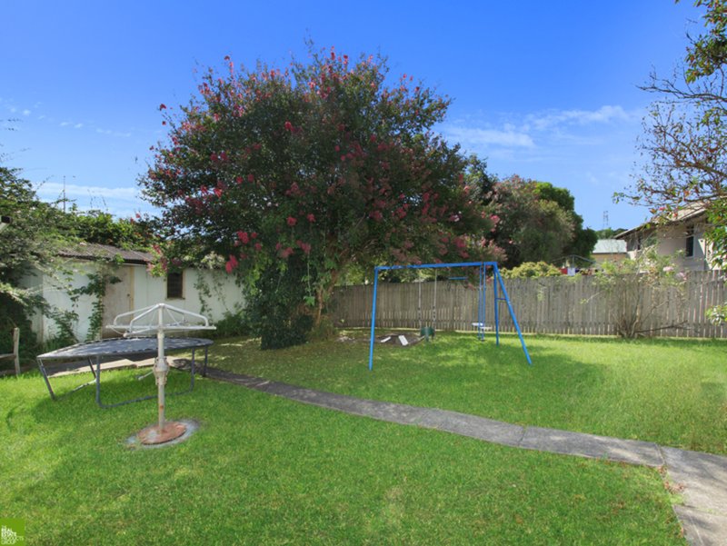 Photo - 18 Cambridge Street, Berkeley NSW 2506 - Image 2