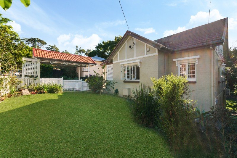 Photo - 18 Campion Avenue, Bardon QLD 4065 - Image 9