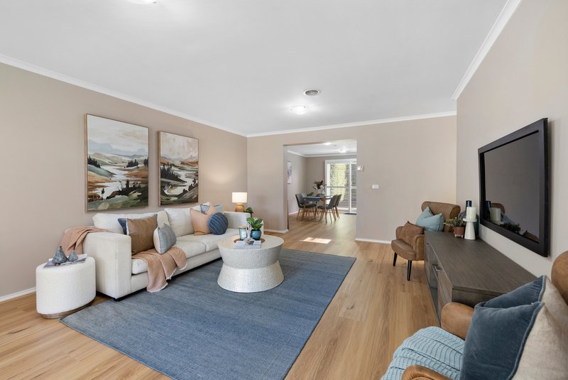 Photo - 1/8 Canterbury Close, Rowville VIC 3178 - Image 4